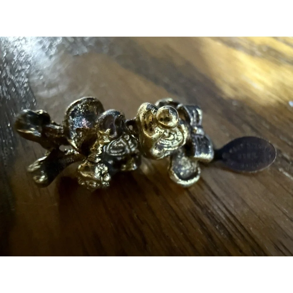 Vintage Disney Minnie Mouse 925 Sterling Silver Charm Cute Clasped Hands on Side